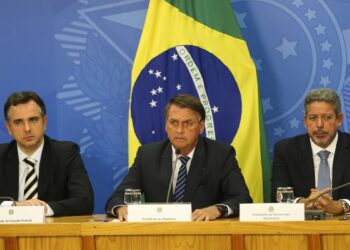 Governo anuncia medidas para conter alta dos combustíveis