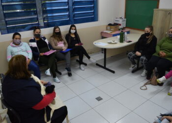 Gestantes atendidas pela rede municipal de saúde participam de roda de conversa em Sapiranga