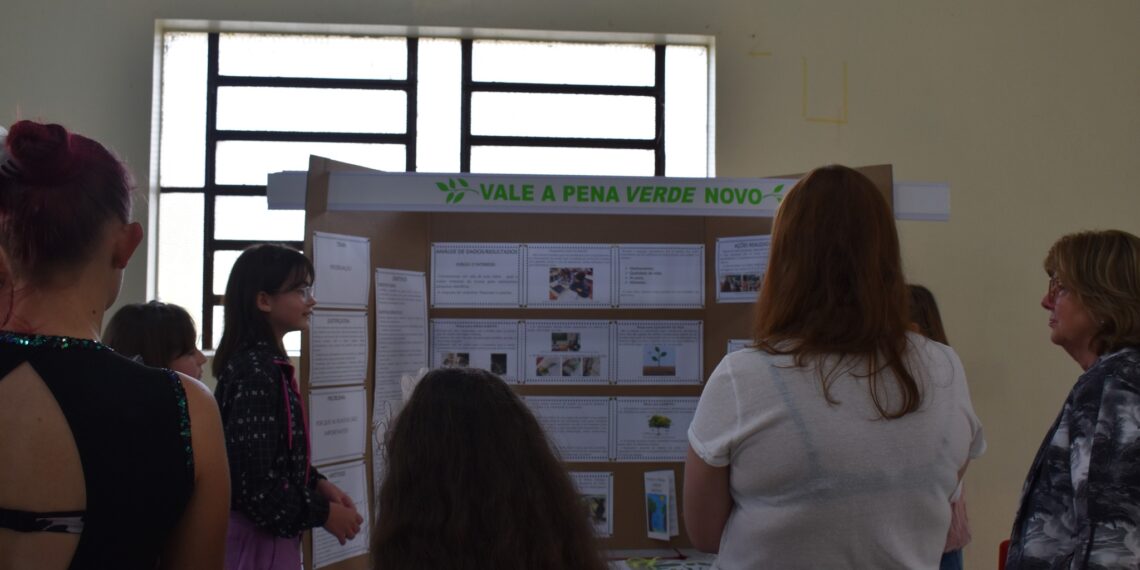 Feiras de Iniciação Científica marcam semana escolar de Nova Hartz