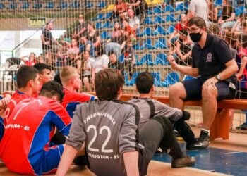 Equipes de futsal do Programa Acolher de Campo Bom jogam contra o San Lorenzo, da Argentina