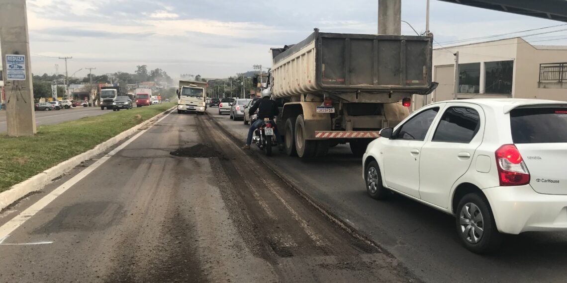Atenção motoristas: trecho entre Campo Bom e Sapiranga na RS-239 com retenção de veículos