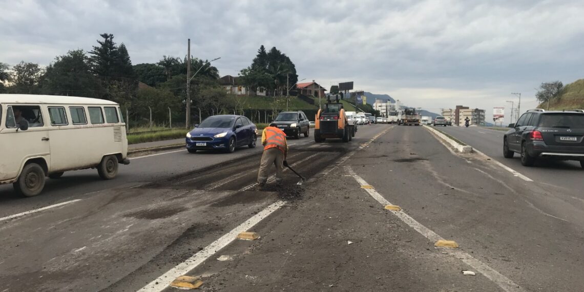 Atenção motoristas: trecho entre Campo Bom e Sapiranga na RS-239 com retenção de veículos