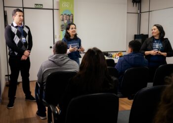 Jovens participam da Oficina de Mundo do Trabalho do Vem Log de Campo Bom