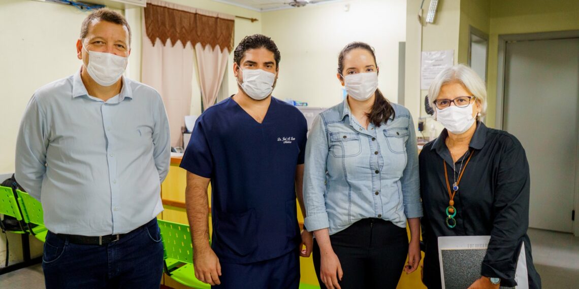 Quatro novos médicos começam a atender na rede municipal de saúde