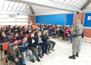 Trabalho de prevenção nas escolas de Sapiranga é desenvolvido pela Brigada Militar