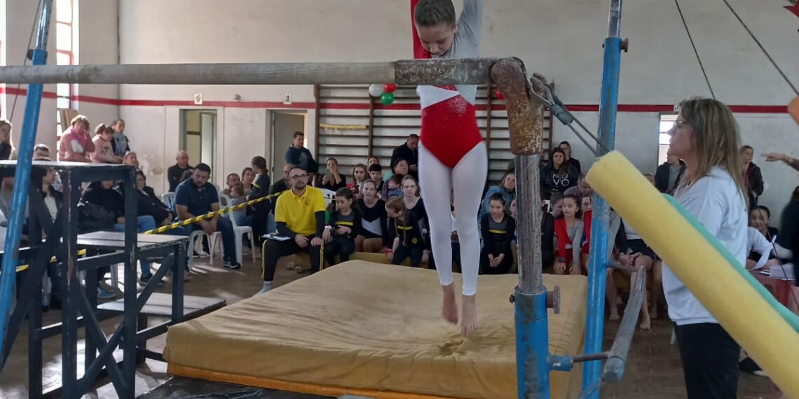 Atletas sapiranguenses apresentam bom desempenho em evento de ginástica artística