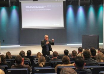 Cresol faz palestra sobre mercado internacional e inicia campanha