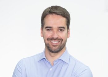 Candidato ao Governo do RS, Eduardo Leite estará ao vivo no Repercussão nesta sexta-feira