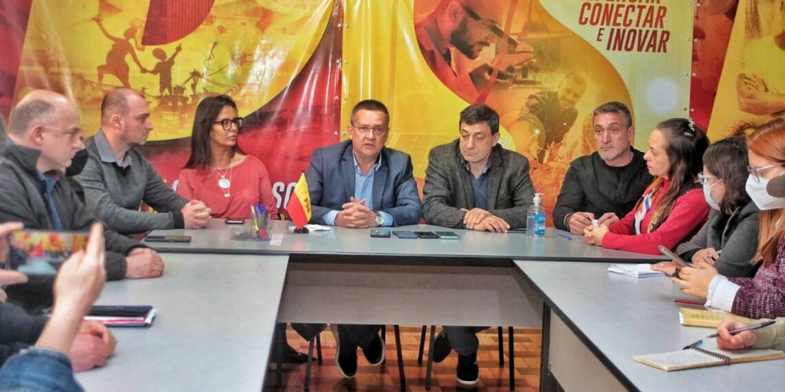 Beto Albuquerque desiste de candidatura e PSB terá Vicente Bogo como candidato ao Piratini