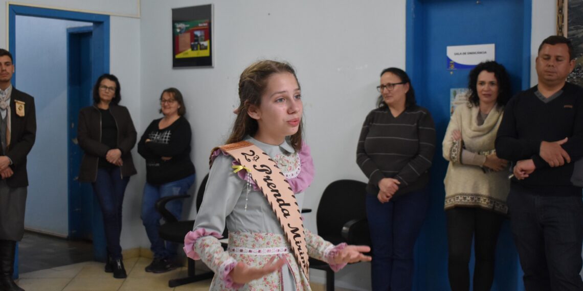 Representantes do CTG Querência visitam a Prefeitura de Nova Hartz