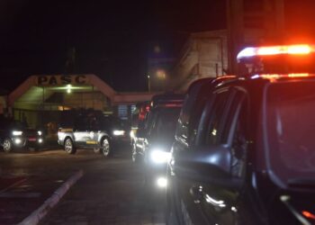 Líderes de facções criminosas são transferidos para presídios federais
