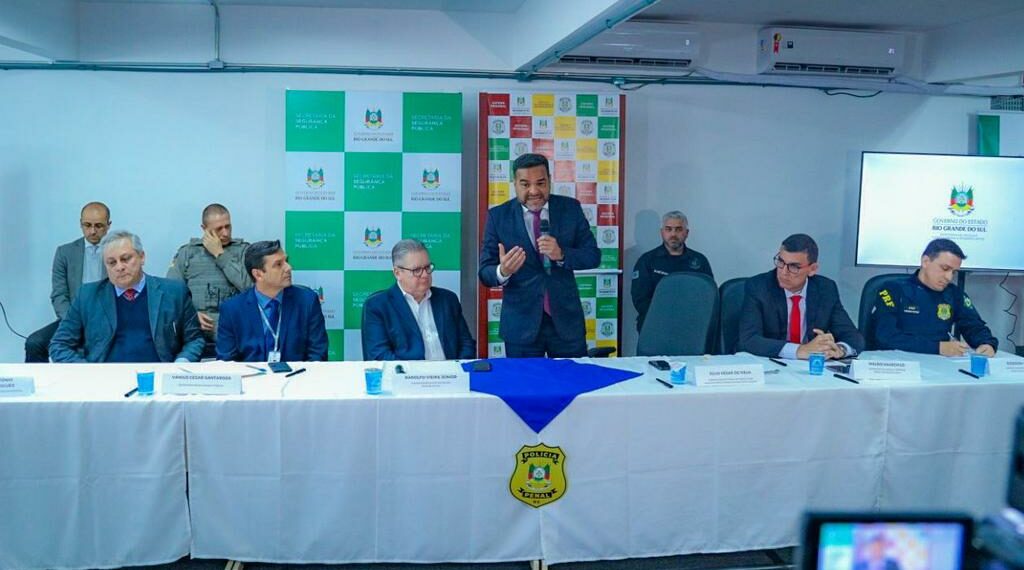 Líderes de facções criminosas são transferidos para presídios federais