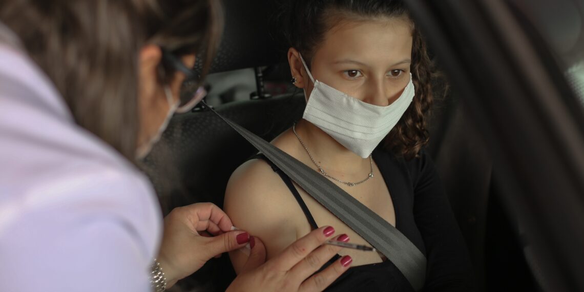 Pessoas com 18 anos ou mais já podem fazer a 4ª dose contra a Covid-19 em Campo Bom