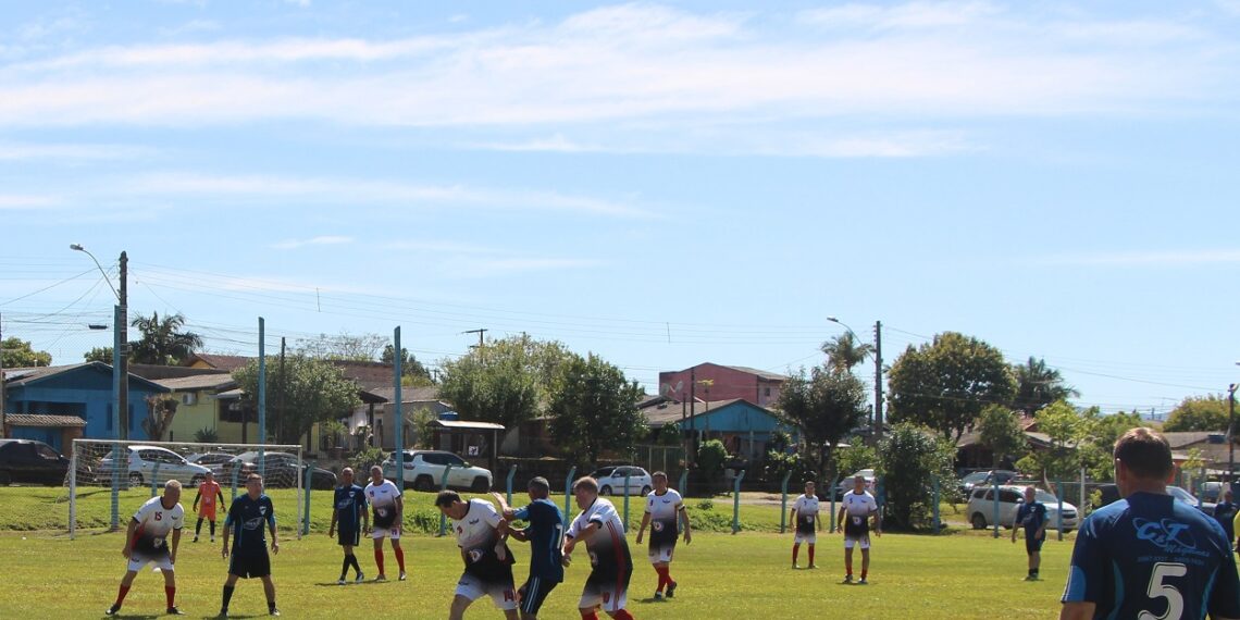Futebol 50 Anos e Sub-17 de Campo Bom entram em campo neste domingo