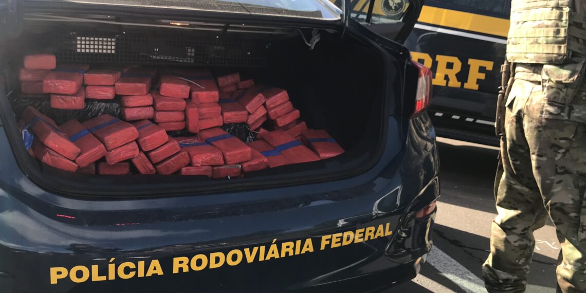 Cerca de 200kg de maconha são apreendidos após perseguição na RS-239
