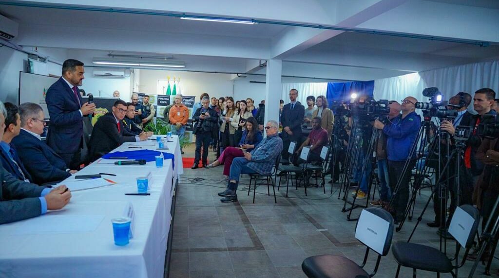 Líderes de facções criminosas são transferidos para presídios federais