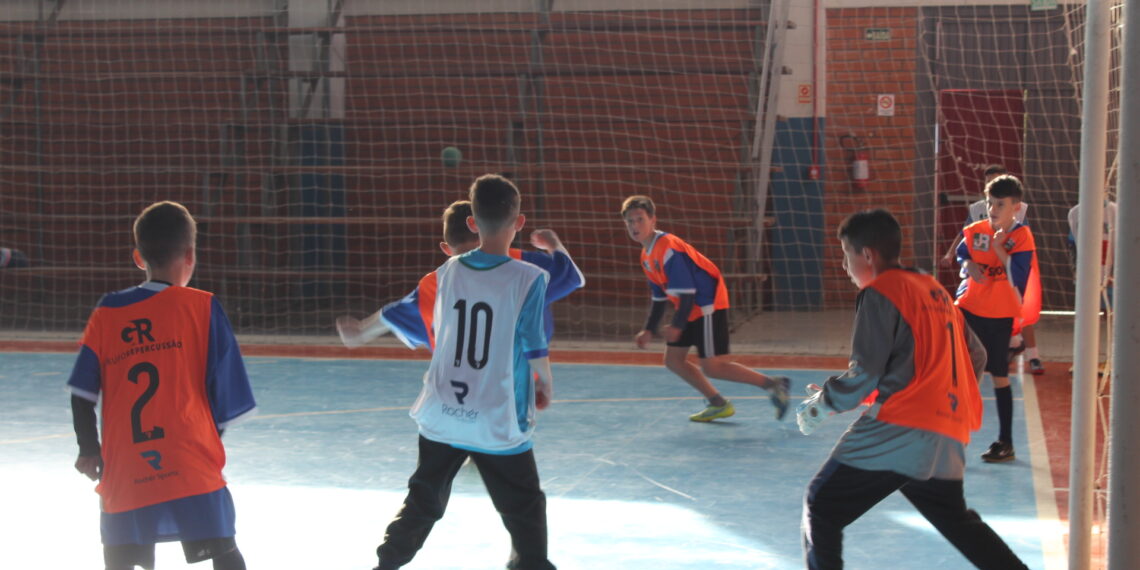Copa Repercussão na Escola de Futsal Clip/Sicoob MaxiCrédito inicia a todo vapor em Nova Hartz
