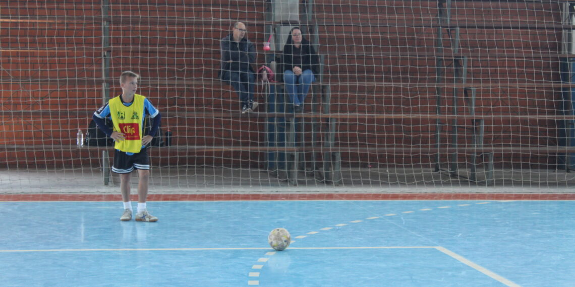 Copa Repercussão na Escola de Futsal Clip/Sicoob MaxiCrédito inicia a todo vapor em Nova Hartz