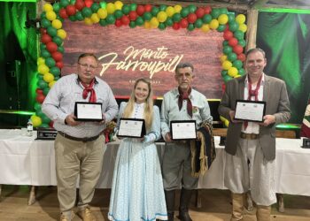 Quatro tradicionalistas homenageados pelo Legislativo de Campo Bom