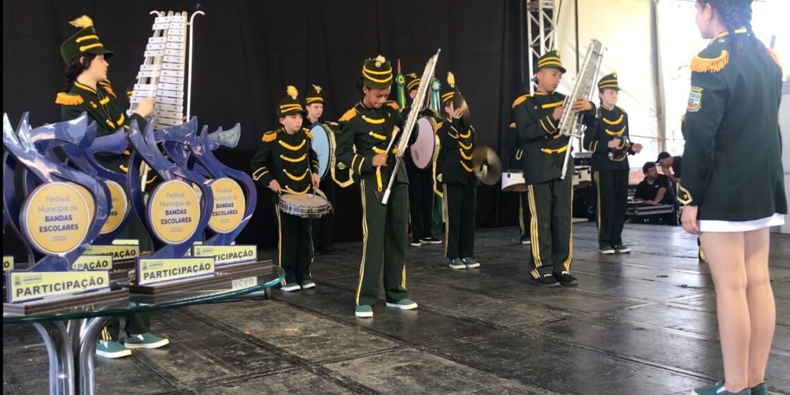 Bandas marciais das escolas se preparam para o desfile cívico em Sapiranga