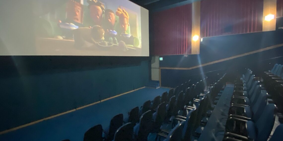 Cinema em Campo Bom; atração do Complexo CEI cativa as famílias