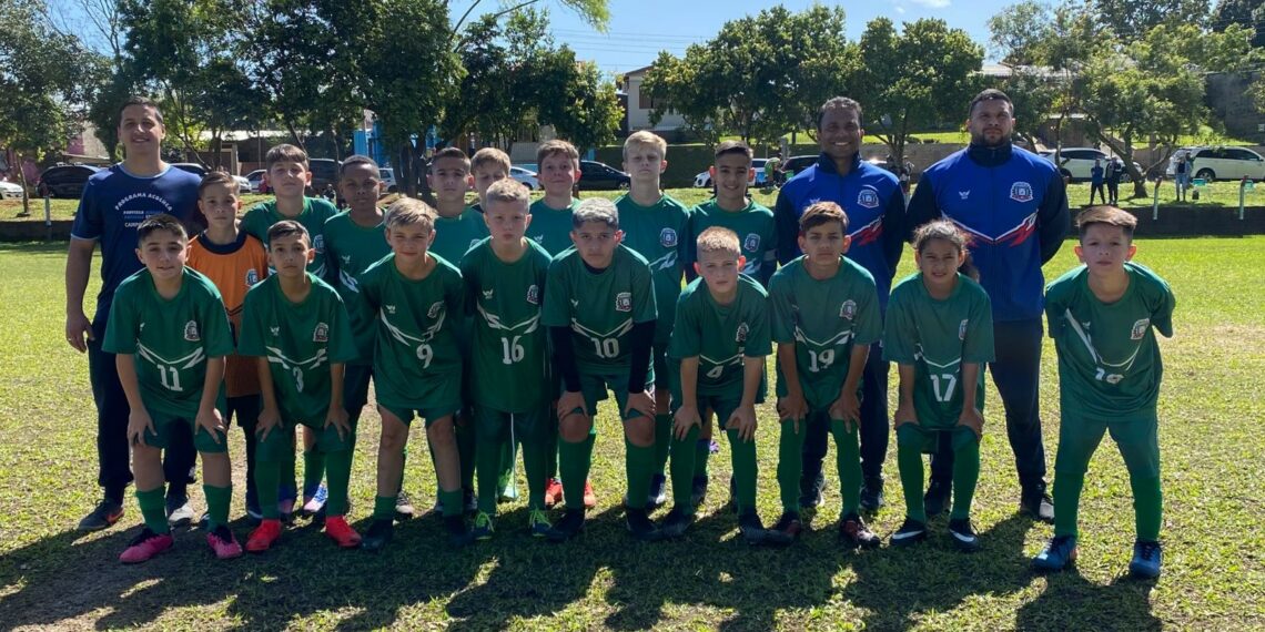 Programa Acolher, de Campo Bom, avança para a final de campeonato de futebol em duas categorias