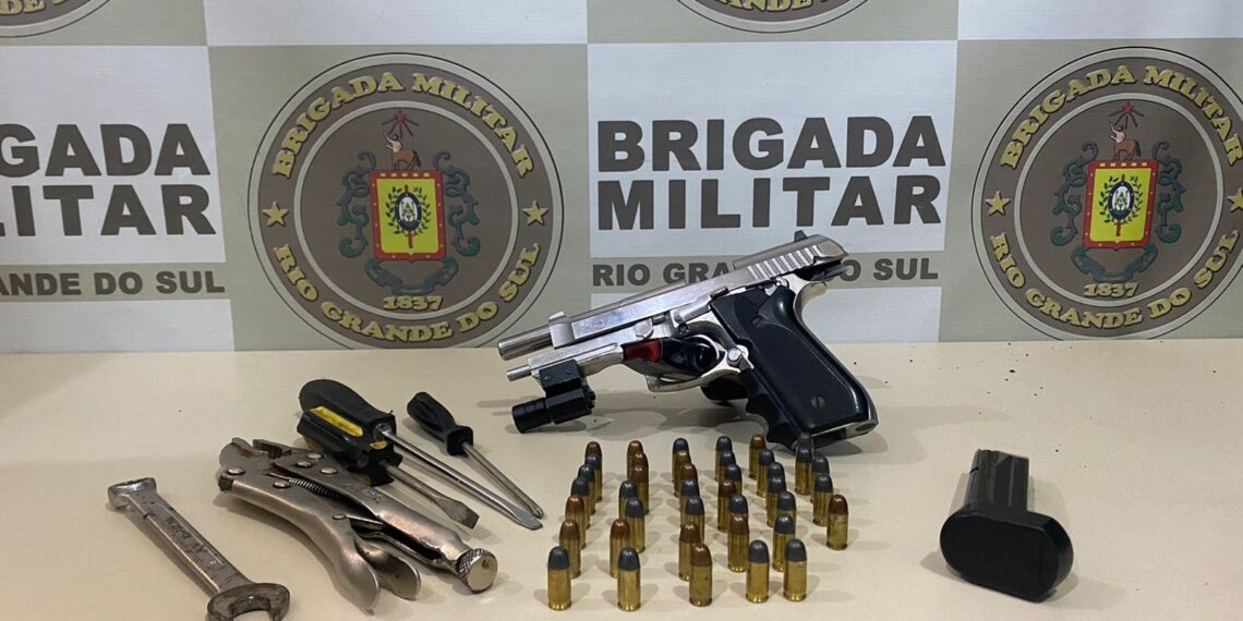 Dois homens são presos com pistola após abordagem na RS-239
