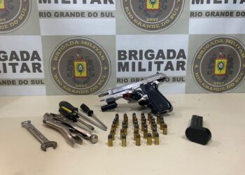Dois homens são presos com pistola após abordagem na RS-239