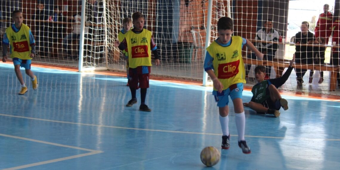Copa Repercussão na Escola de Futsal/Clip/Sicoob MaxiCrédito terá disputas entre as escolas de Sapiranga