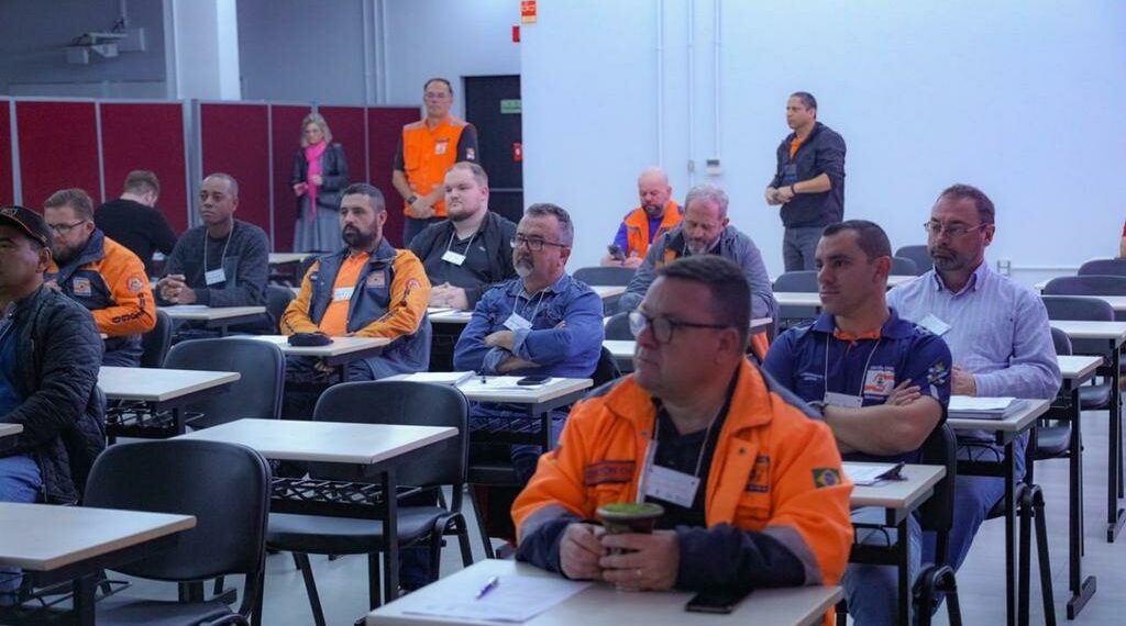 Curso capacita agentes voluntários para atuarem em eventos adversos extremos