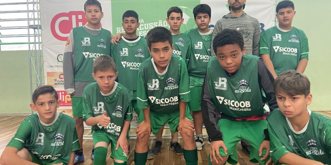 Copa Repercussão na Escola de Futsal/Clip/Siccob MaxiCrédito dá o pontapé inicial em Sapiranga