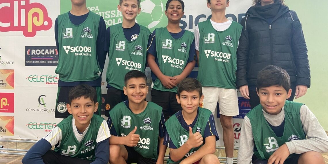Copa Repercussão na Escola de Futsal/Clip/Siccob MaxiCrédito dá o pontapé inicial em Sapiranga