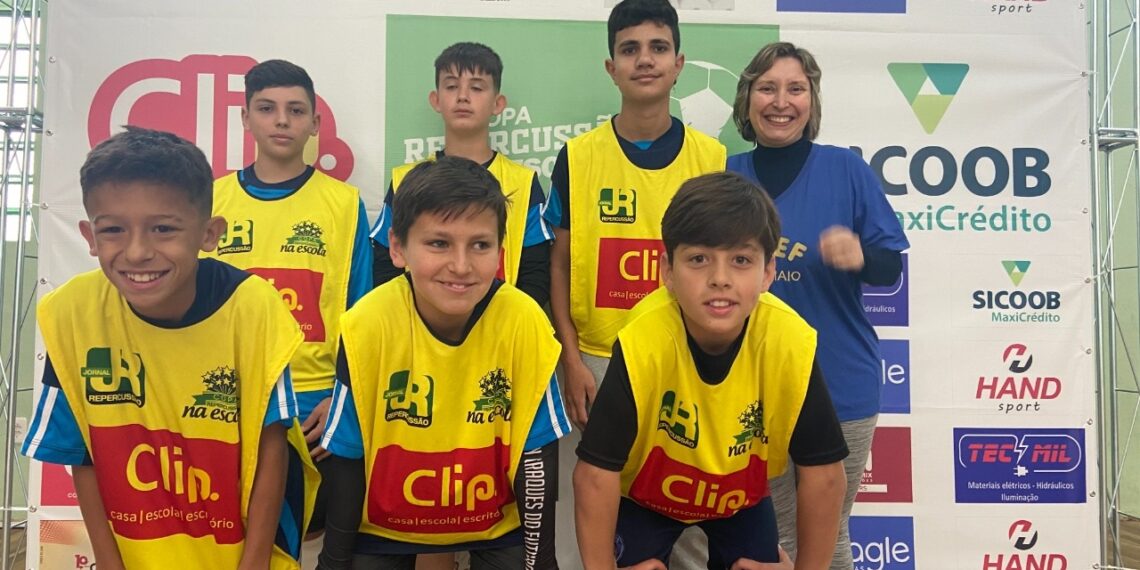 Copa Repercussão na Escola de Futsal/Clip/Siccob MaxiCrédito dá o pontapé inicial em Sapiranga