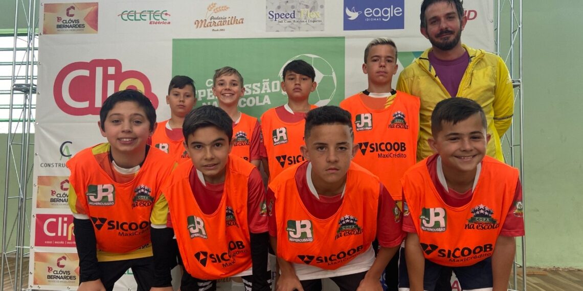 Copa Repercussão na Escola de Futsal/Clip/Siccob MaxiCrédito dá o pontapé inicial em Sapiranga