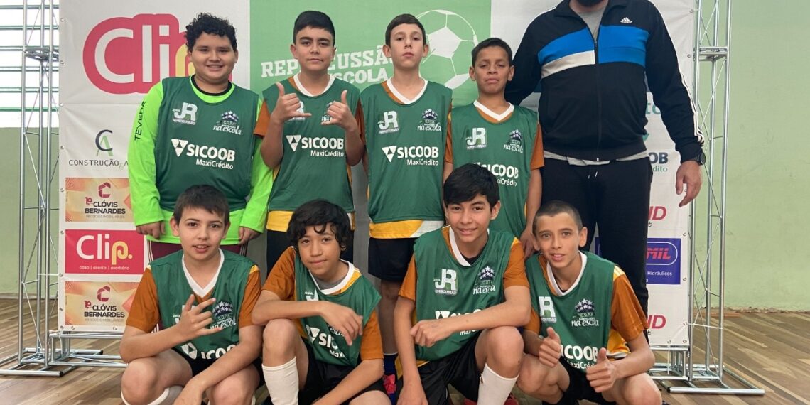 Copa Repercussão na Escola de Futsal/Clip/Siccob MaxiCrédito dá o pontapé inicial em Sapiranga