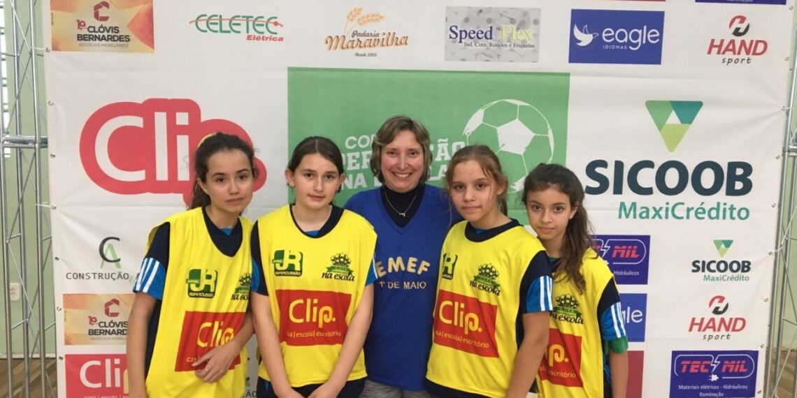 Copa Repercussão na Escola de Futsal/Clip/Siccob MaxiCrédito dá o pontapé inicial em Sapiranga