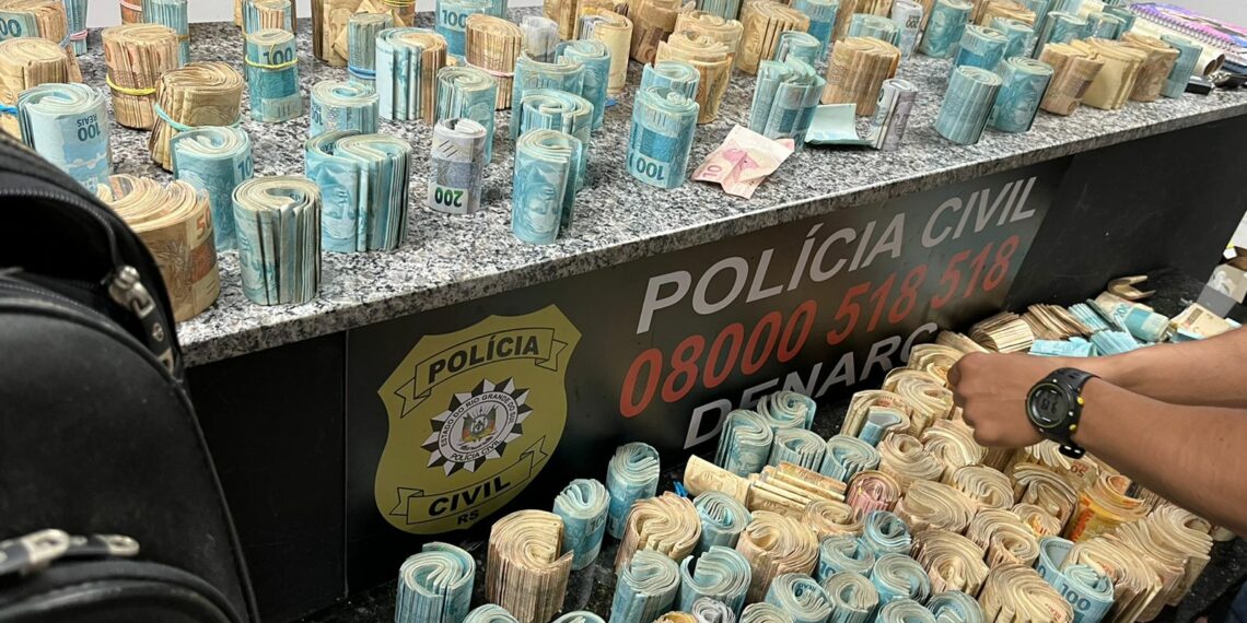 Denarc efetua maior apreensão de dinheiro do tráfico da sua história