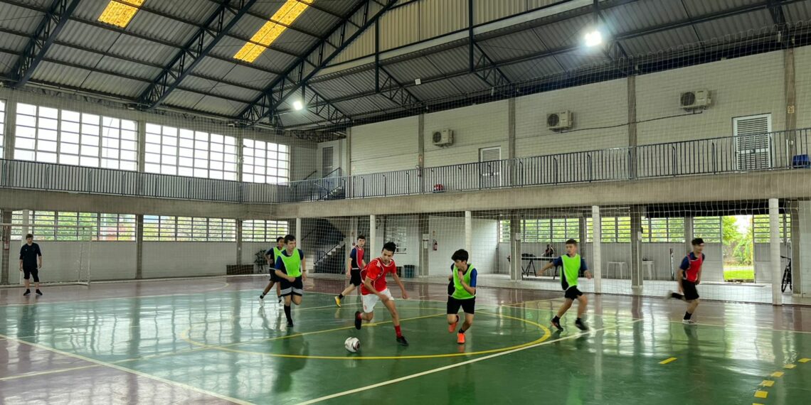 Atletas de Sapiranga representam o Estado em competição nacional de futsal