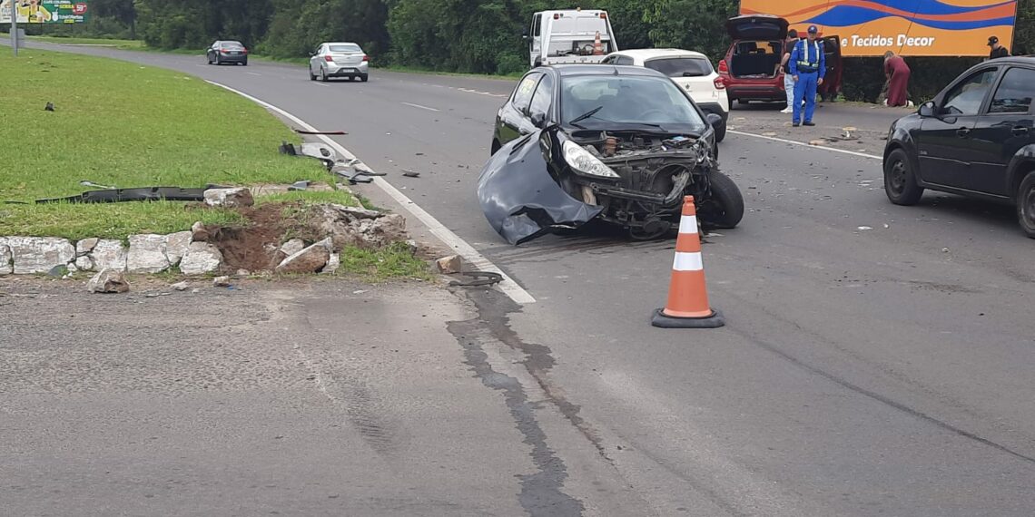 Acidente deixa motorista ferido próximo ao pedágio da RS-239 em Campo Bom