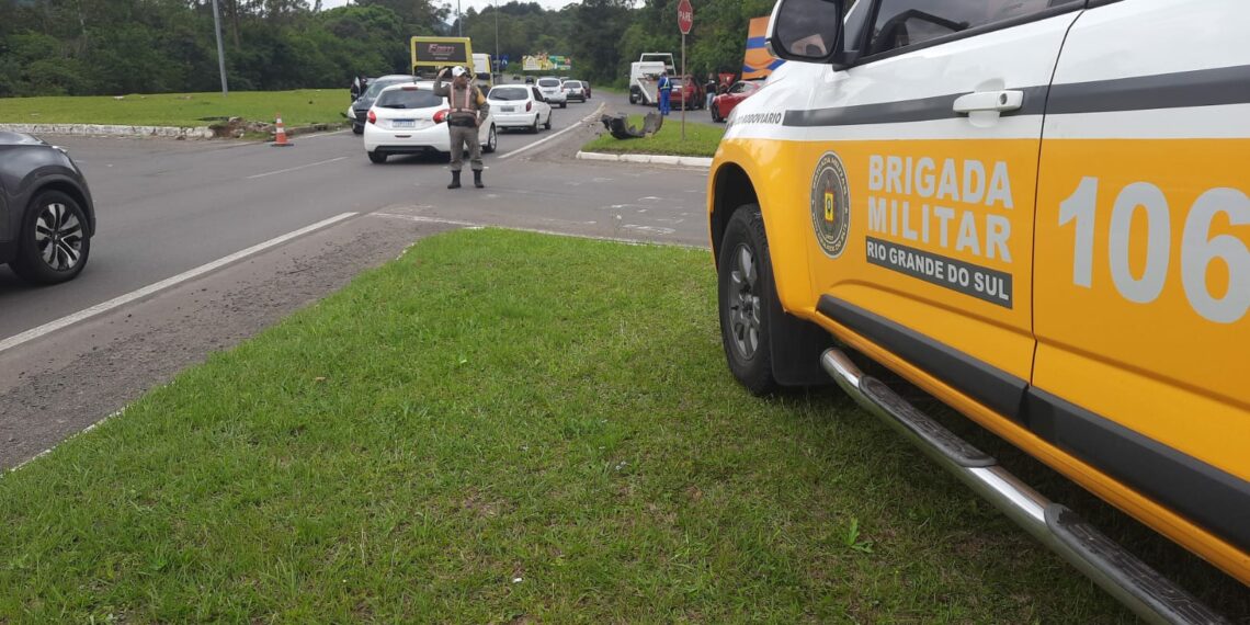 Acidente deixa motorista ferido próximo ao pedágio da RS-239 em Campo Bom