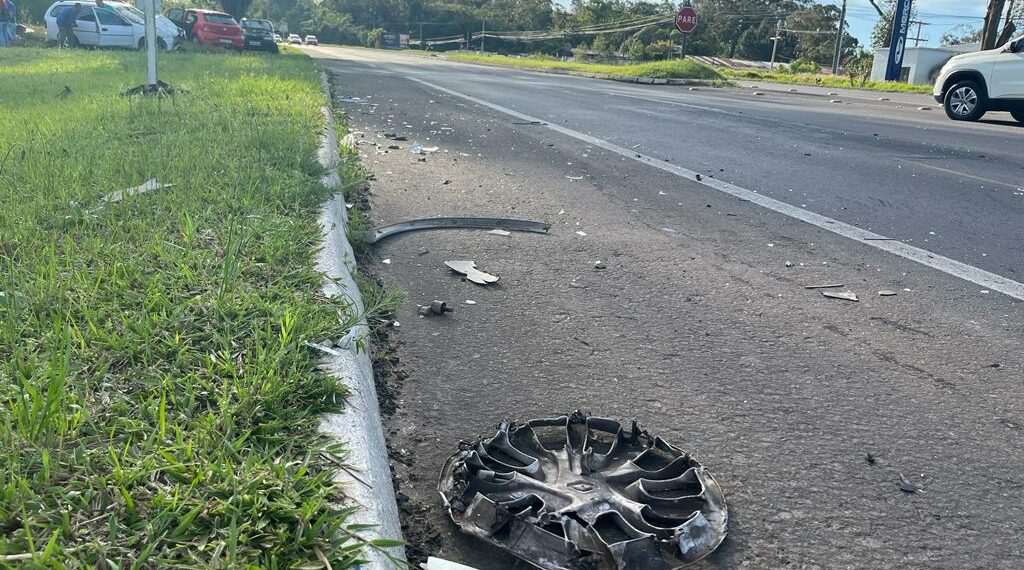 Quatro pessoas ficam feridas em acidente na RS-239 em Campo Bom