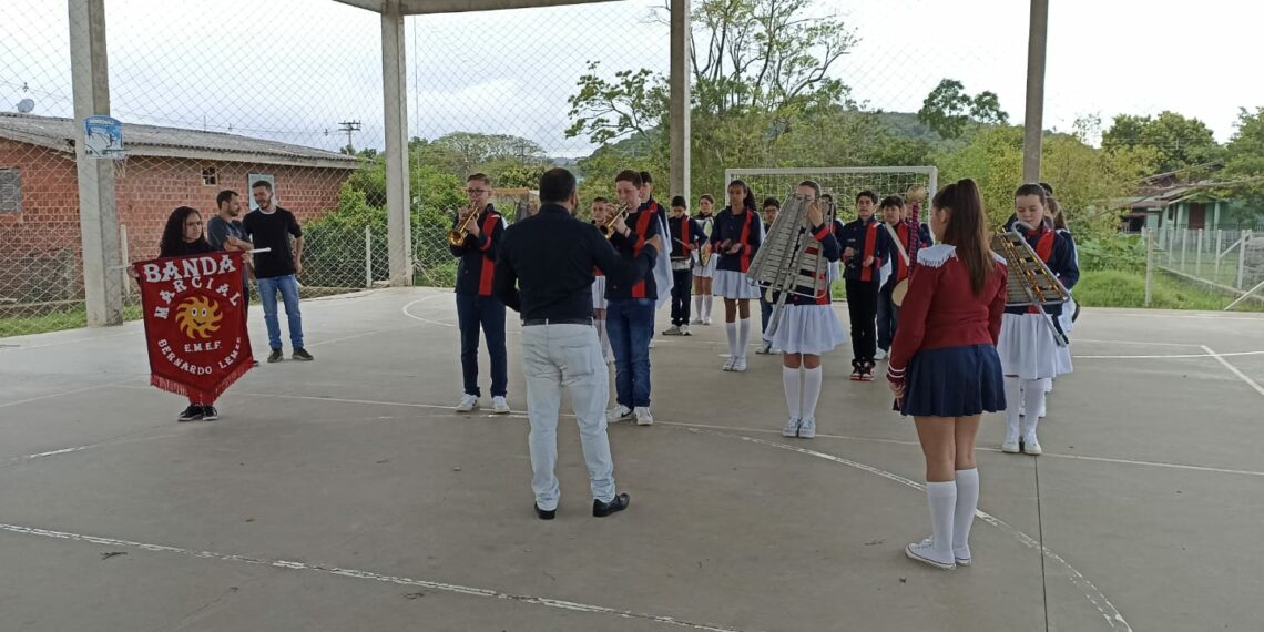 Feira do Livro em escola de Nova Hartz proporciona ampliação do conhecimento