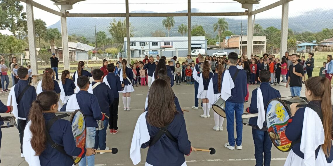 Feira do Livro em escola de Nova Hartz proporciona ampliação do conhecimento
