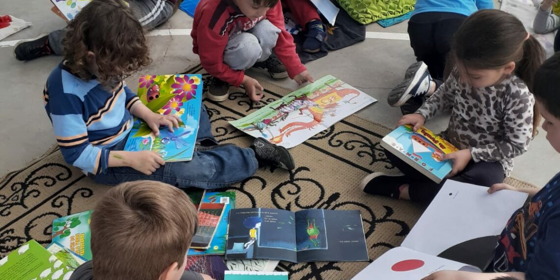 Feira do Livro em escola de Nova Hartz proporciona ampliação do conhecimento
