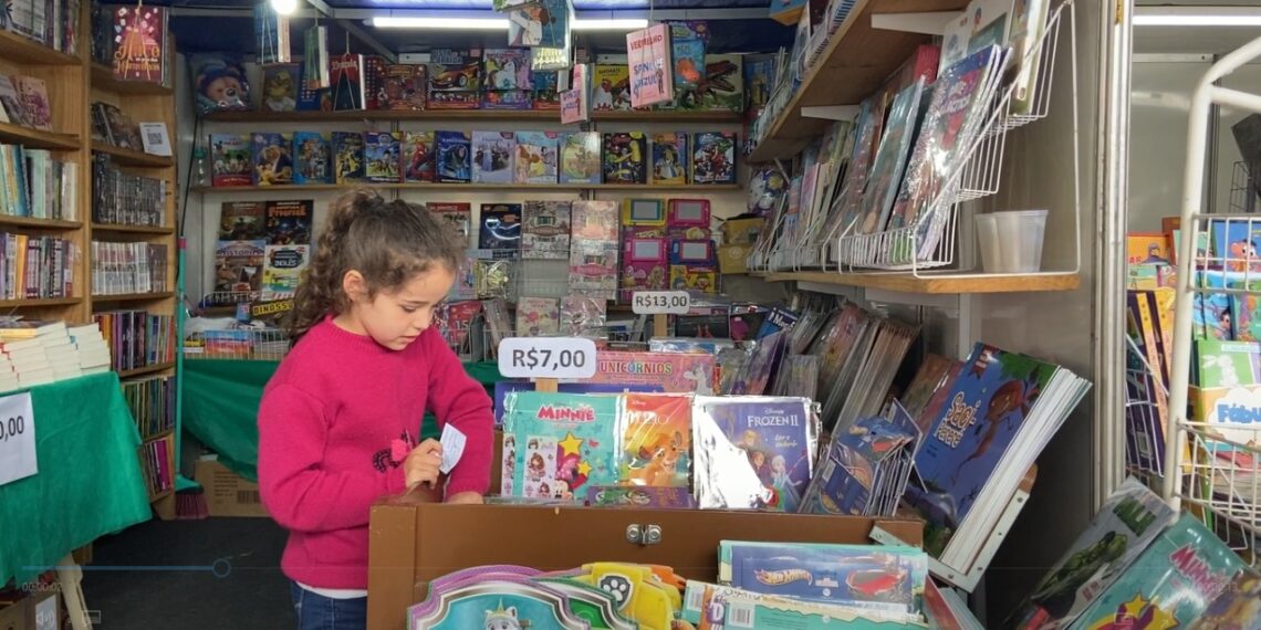 38ª Feira do Livro em Campo Bom inicia com presença de escolas e muitas atrações