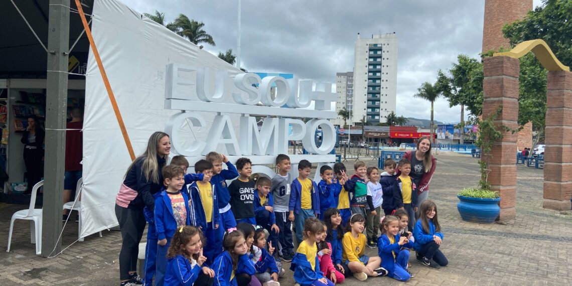 38ª Feira do Livro em Campo Bom inicia com presença de escolas e muitas atrações