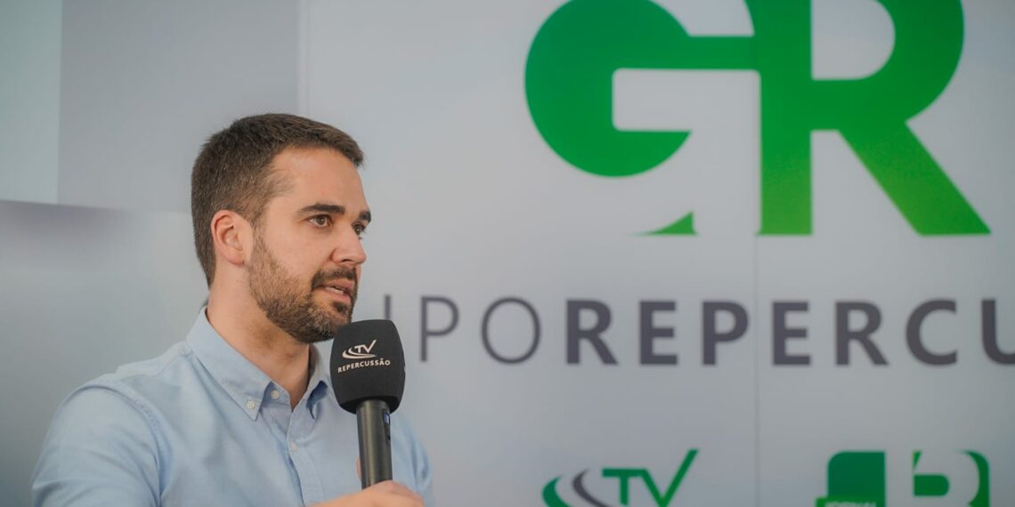 Eduardo Leite visita a Oktoberfest e concede entrevista ao Repercussão nesta sexta-feira