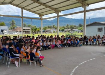 Feira do Livro em escola de Nova Hartz  proporciona ampliação do conhecimento