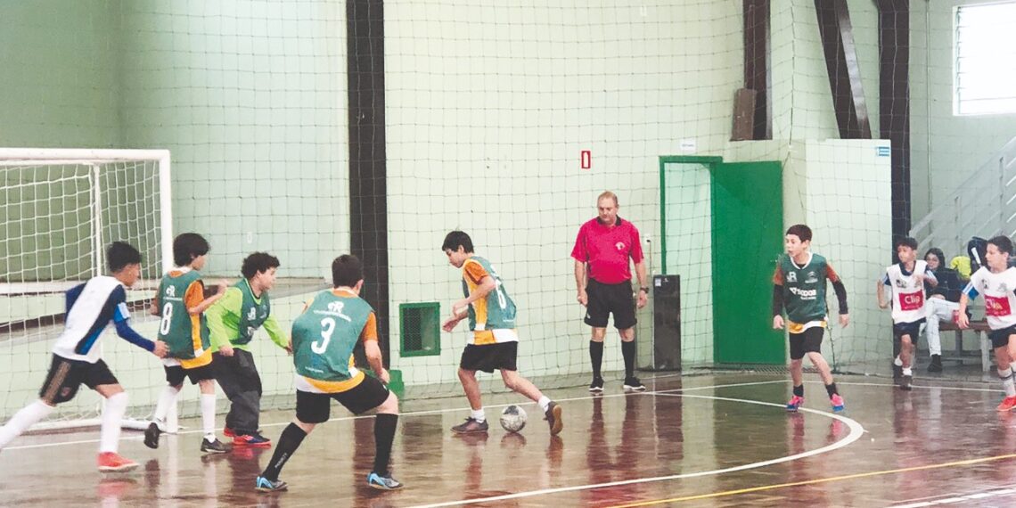 Copa Repercussão na Escola de Futsal/Clip/Sicoob MaxiCrédito tem finais neste sábado