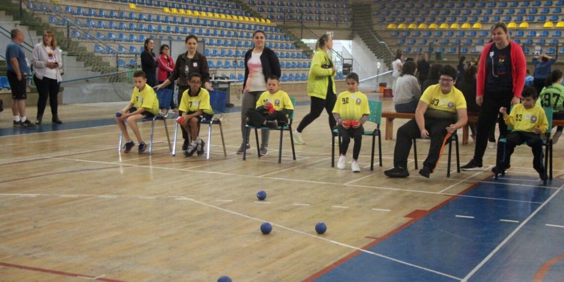Festival Paralímpico reúne mais de 80 alunos com deficiência no Cei de Campo Bom